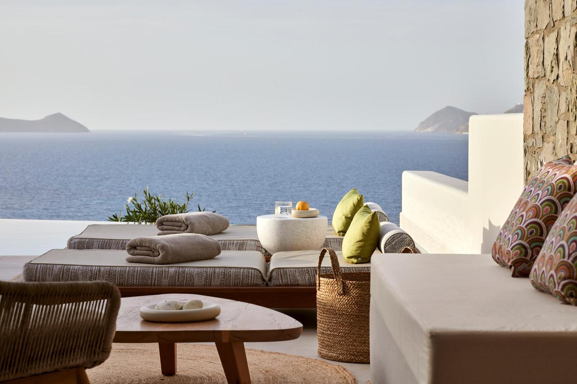 Milos Sea Adamantas (Milos)
