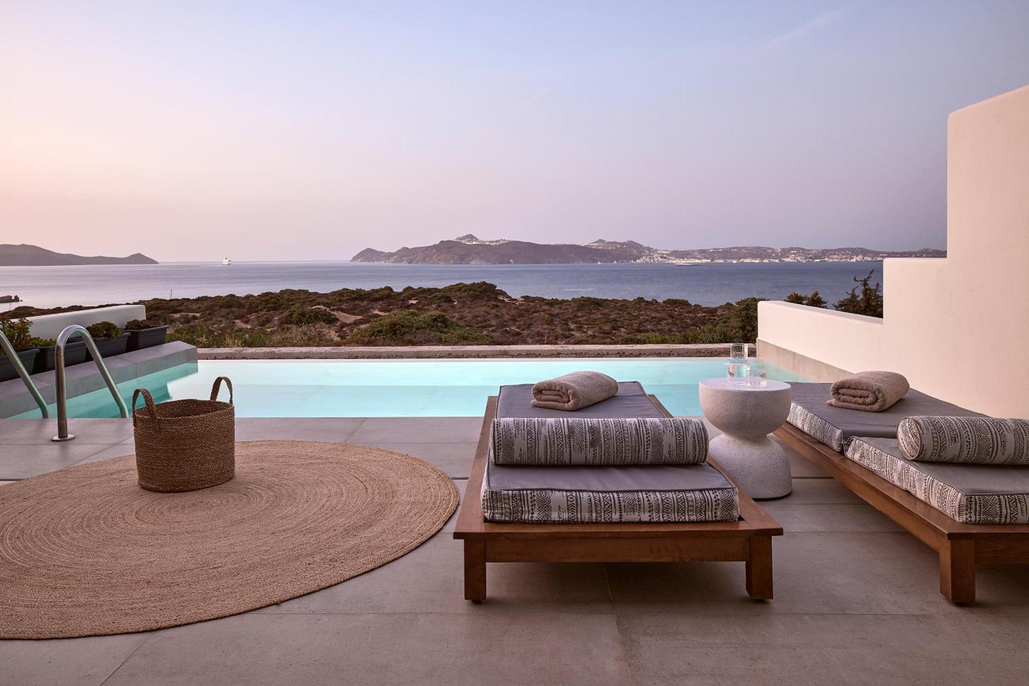 Milos Sea Αδάμας